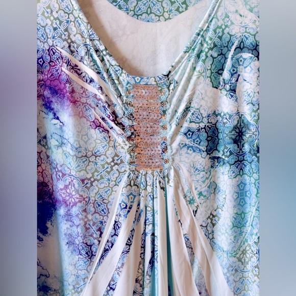 World Unity Blouse - Picture 4 of 7